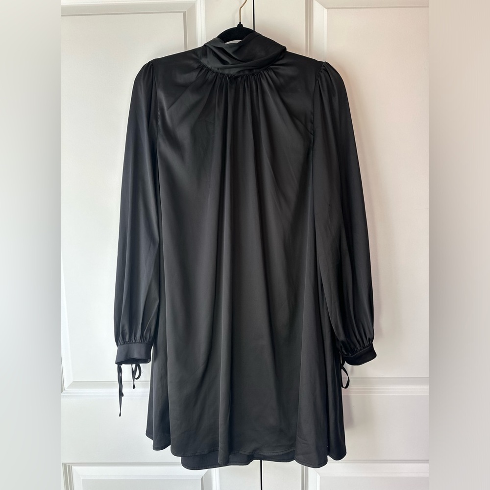 Belle Badgley Mischka Satin Mock Neck Shift Mini Dress Black (Size 8)